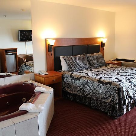 Maverick Motor Inn And Waterslide 坎卢普斯 外观 照片