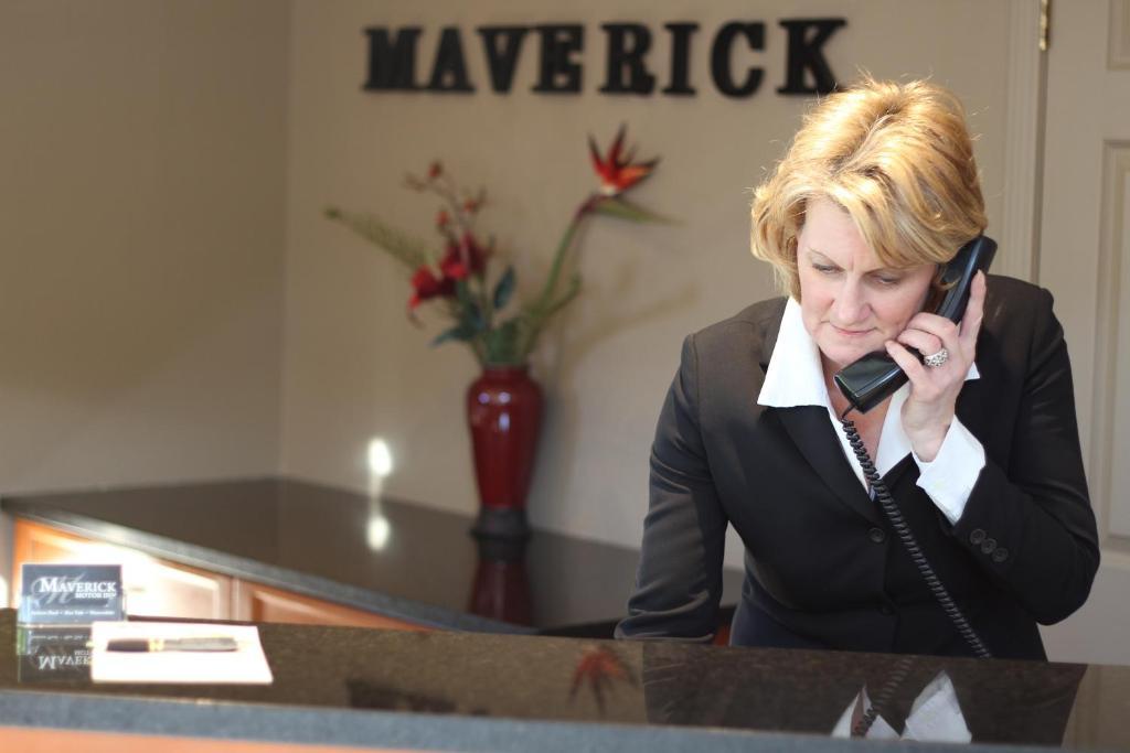 Maverick Motor Inn And Waterslide 坎卢普斯 外观 照片